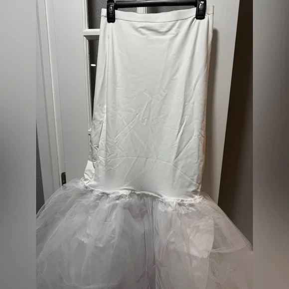 NWT DAVID'S BRIDAL Trumpet Slip - Picture 6 of 10